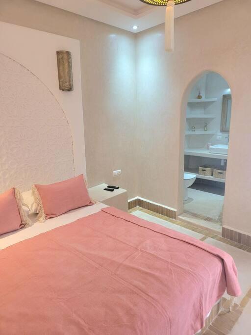 Riad Isahiac Avec Piscine En Exclusivite Marrakesh Eksteriør billede