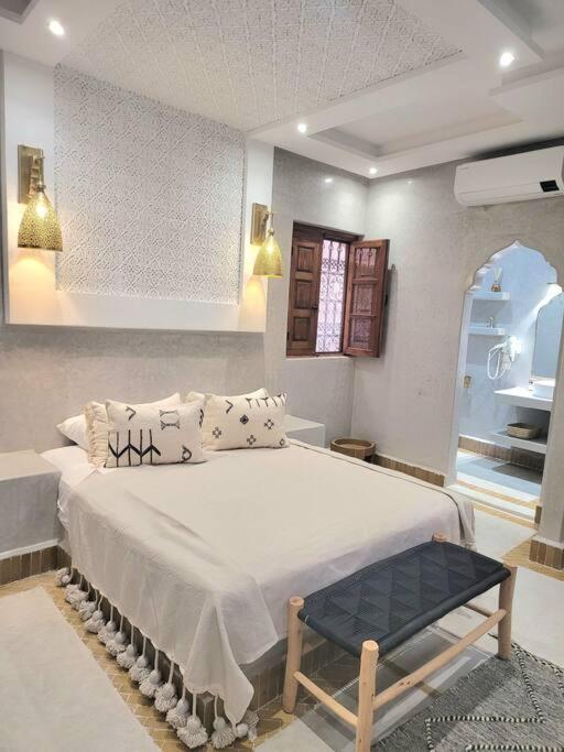 Riad Isahiac Avec Piscine En Exclusivite Marrakesh Eksteriør billede