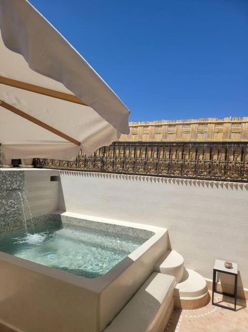 Riad Isahiac Avec Piscine En Exclusivite Marrakesh Eksteriør billede