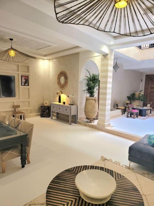 Riad Isahiac Avec Piscine En Exclusivite Marrakesh Eksteriør billede