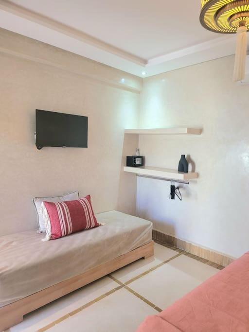Riad Isahiac Avec Piscine En Exclusivite Marrakesh Eksteriør billede