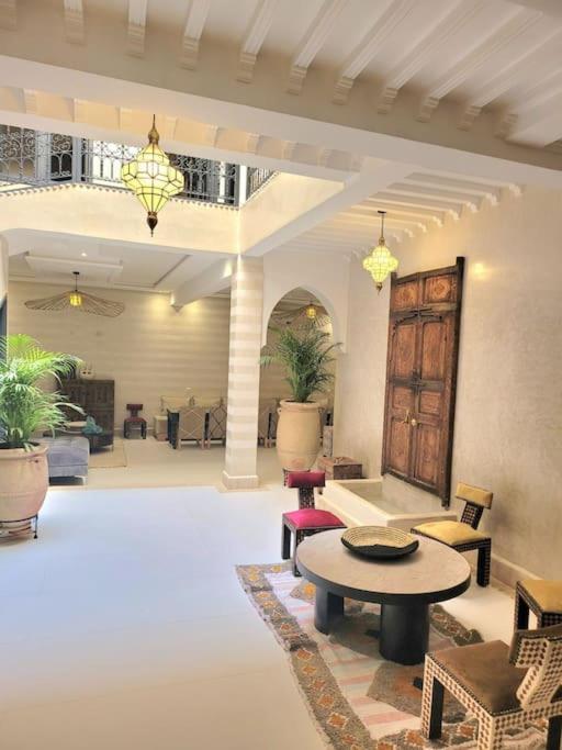 Riad Isahiac Avec Piscine En Exclusivite Marrakesh Eksteriør billede