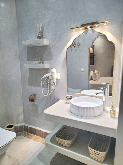 Riad Isahiac Avec Piscine En Exclusivite Marrakesh Eksteriør billede